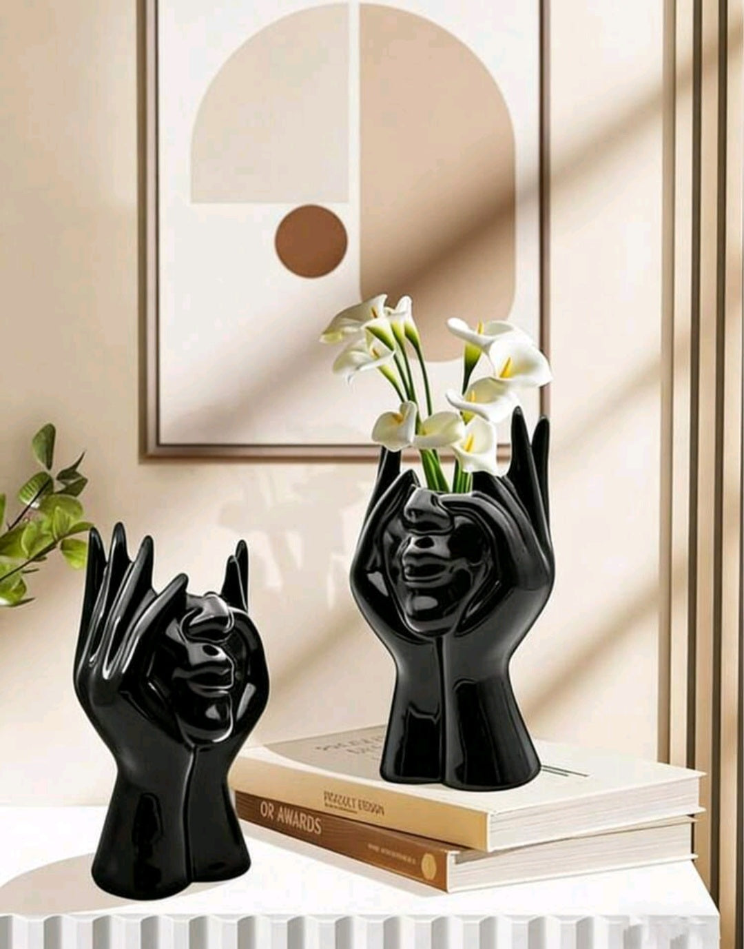 Makeup brushes including brush holder